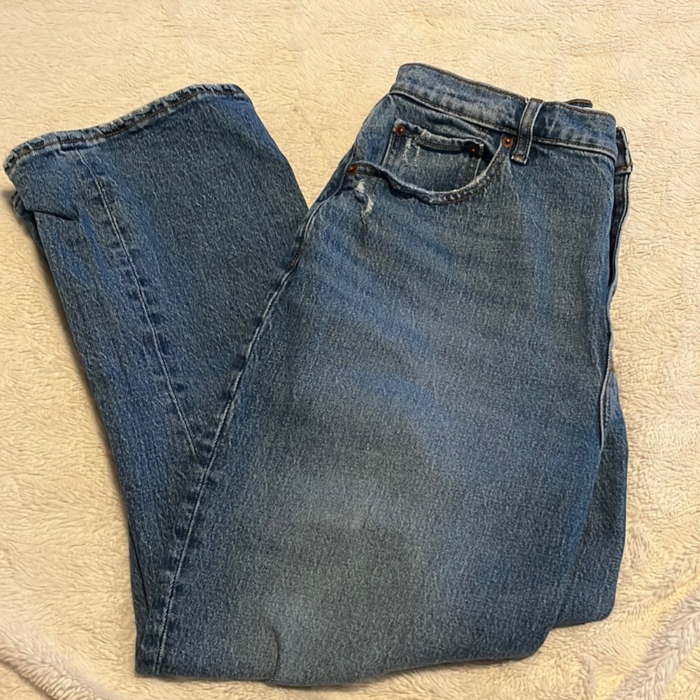 abercrombie & fitch medium wash jeans. ultra high rise. size 31/12 regular